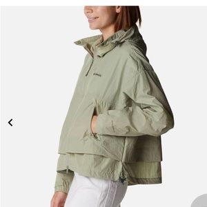 Columbia Women’s Paracutie Windbreaker